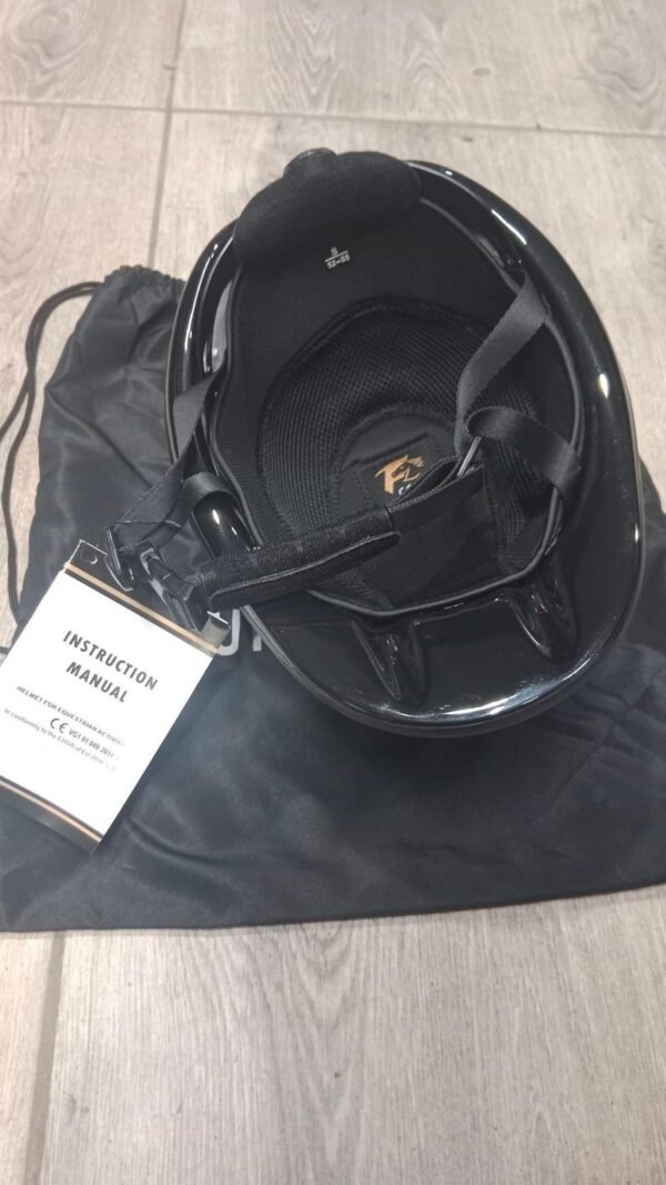 equestrian helmet خوذه فروسيه