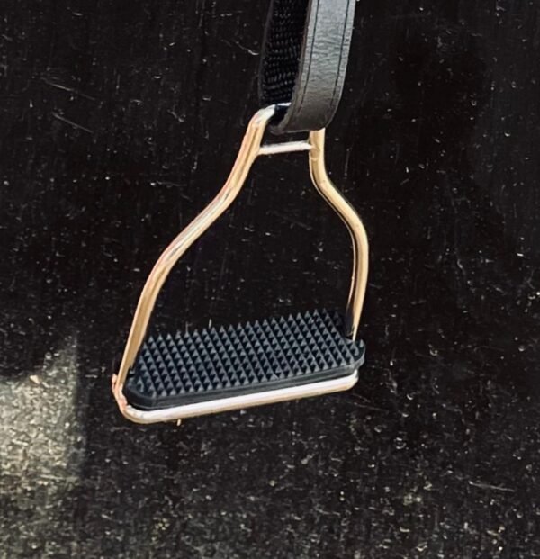 stirrups ركابات