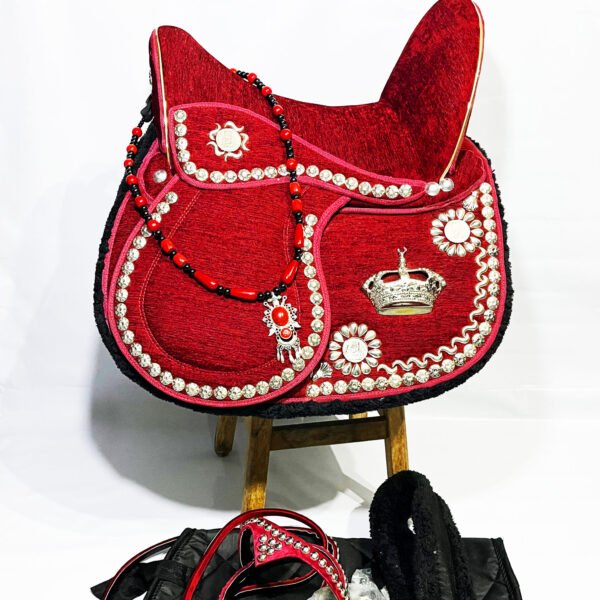 Red silver saddle سرج احمر بالنحاس المطلي فضه