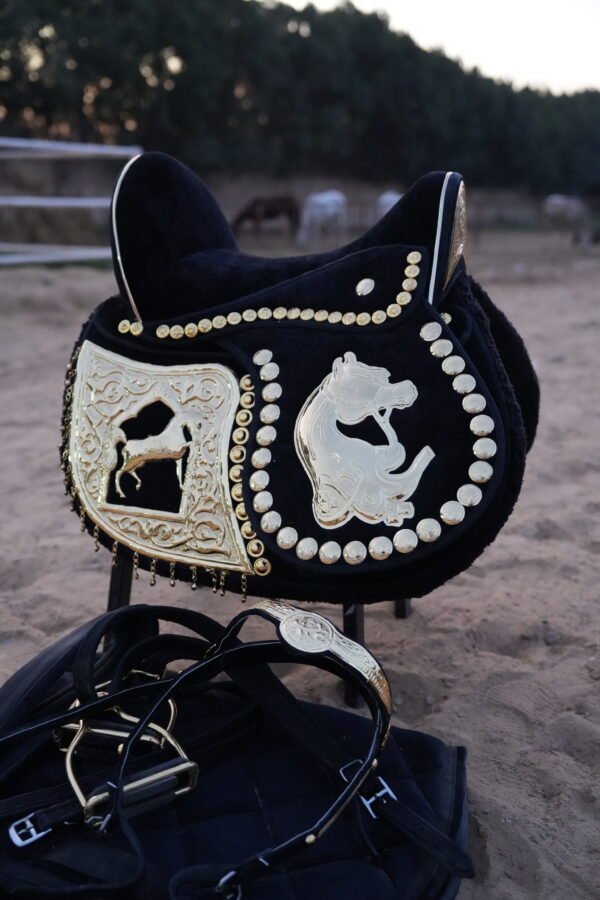 black golden plated saddle سرج اسود عموله مطلي بالكامل - Image 8