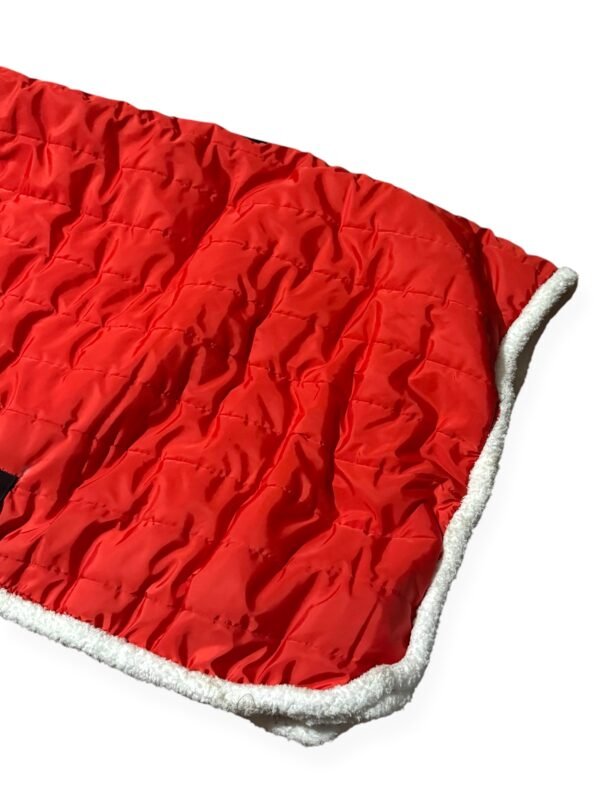 Red Winter blanket جلال شتوي احمر - Image 3