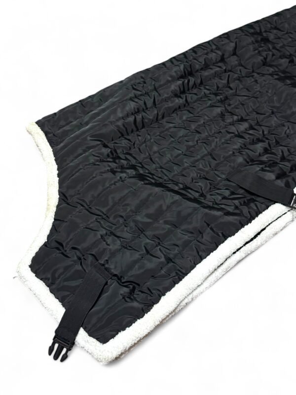 Black winter waterproof blanket جلال شتوي اسود - Image 2