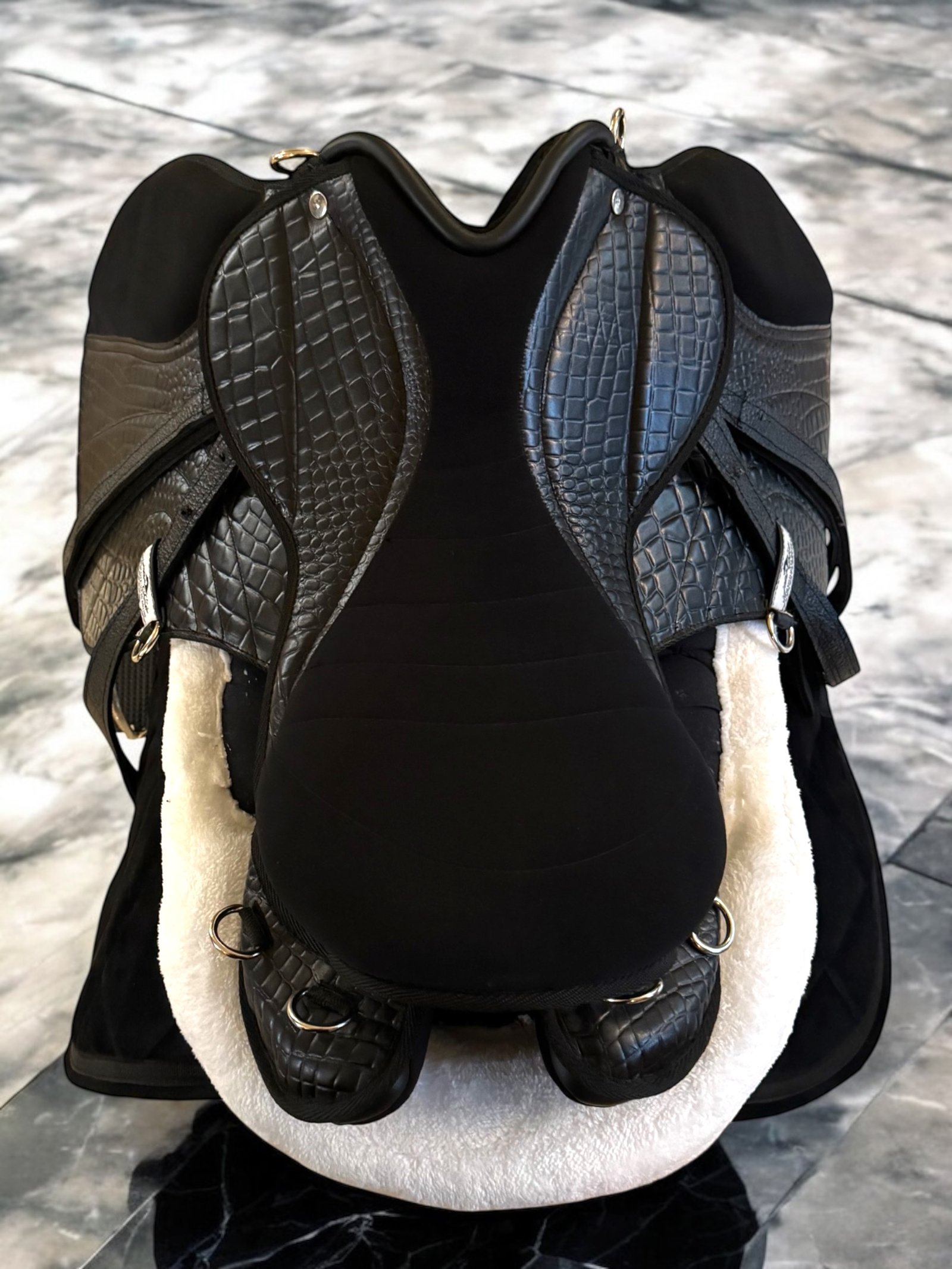 Black Riding saddle crocodile leather سرج جلد طبيعي طبعه تمساح - Image 7